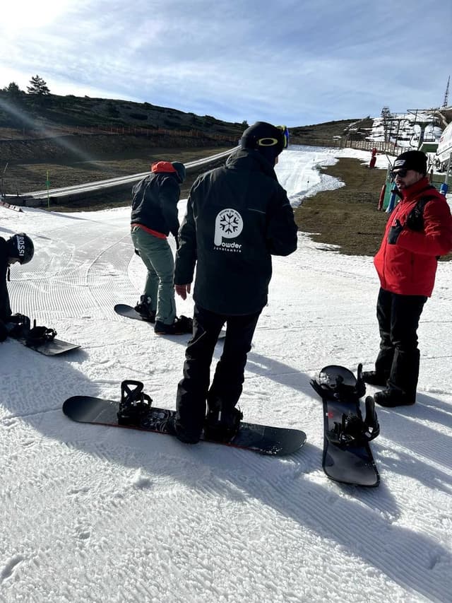 Clases colectivas de snowboard. 7 a 11 pers.